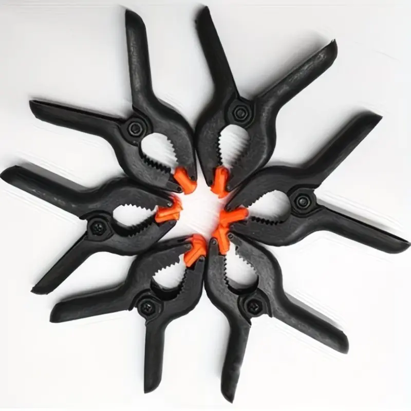 كلبس بلاستيك للخلفيات